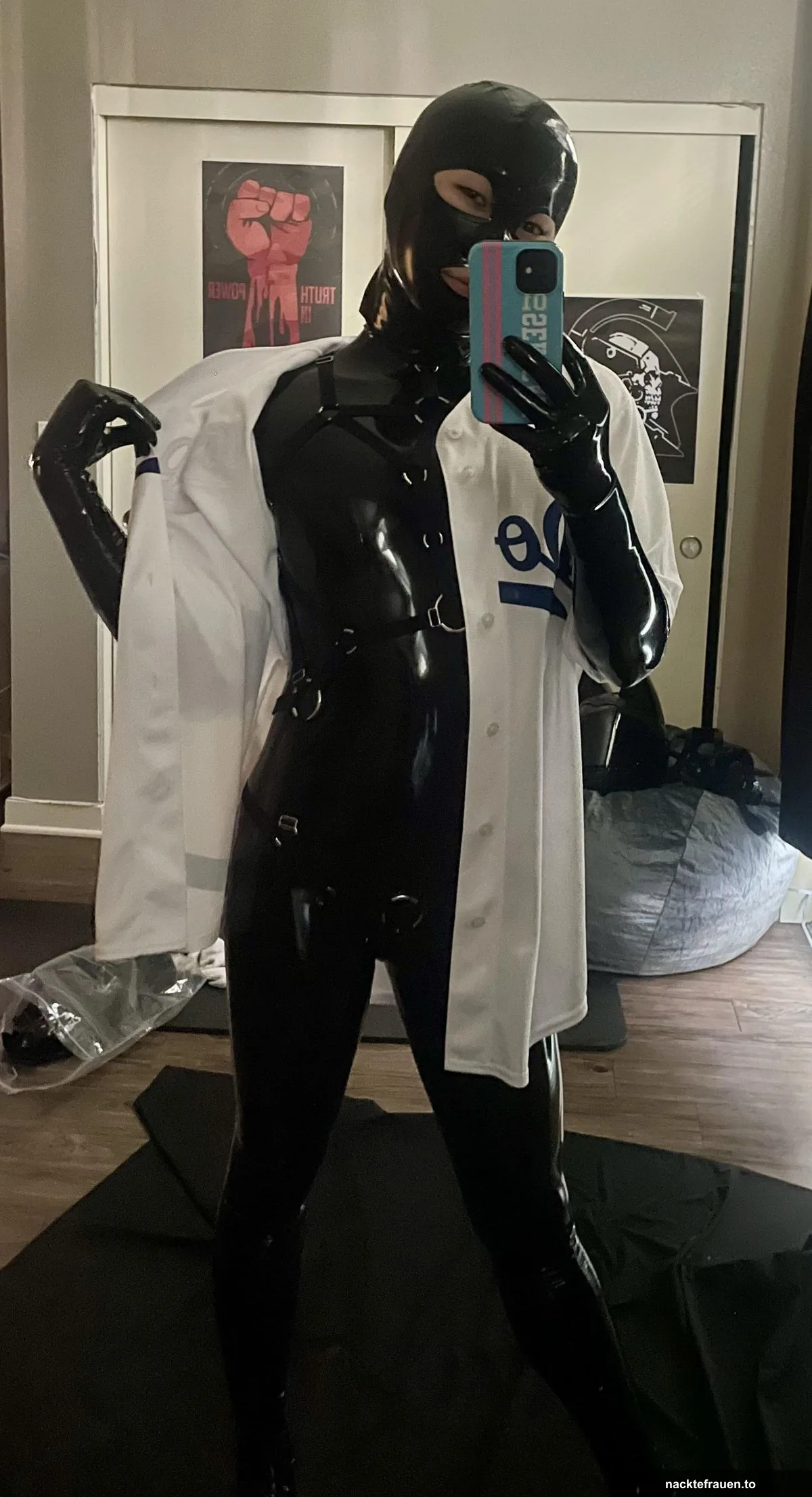 Frauen in Latex